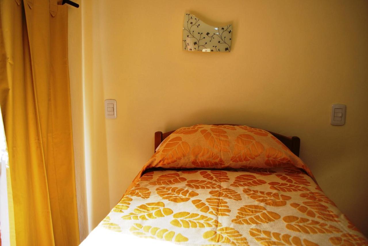Hostel Pioneros Del Valle Эль-Чальтен Экстерьер фото