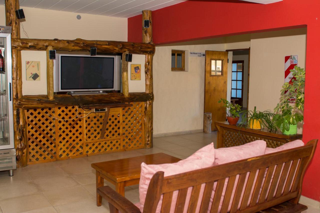 Hostel Pioneros Del Valle Эль-Чальтен Экстерьер фото