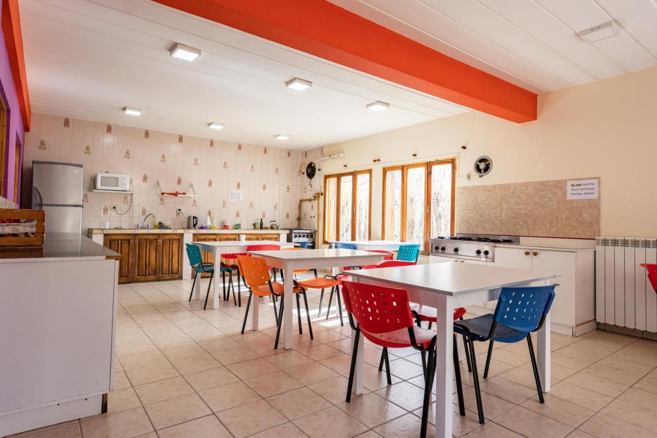 Hostel Pioneros Del Valle Эль-Чальтен Экстерьер фото