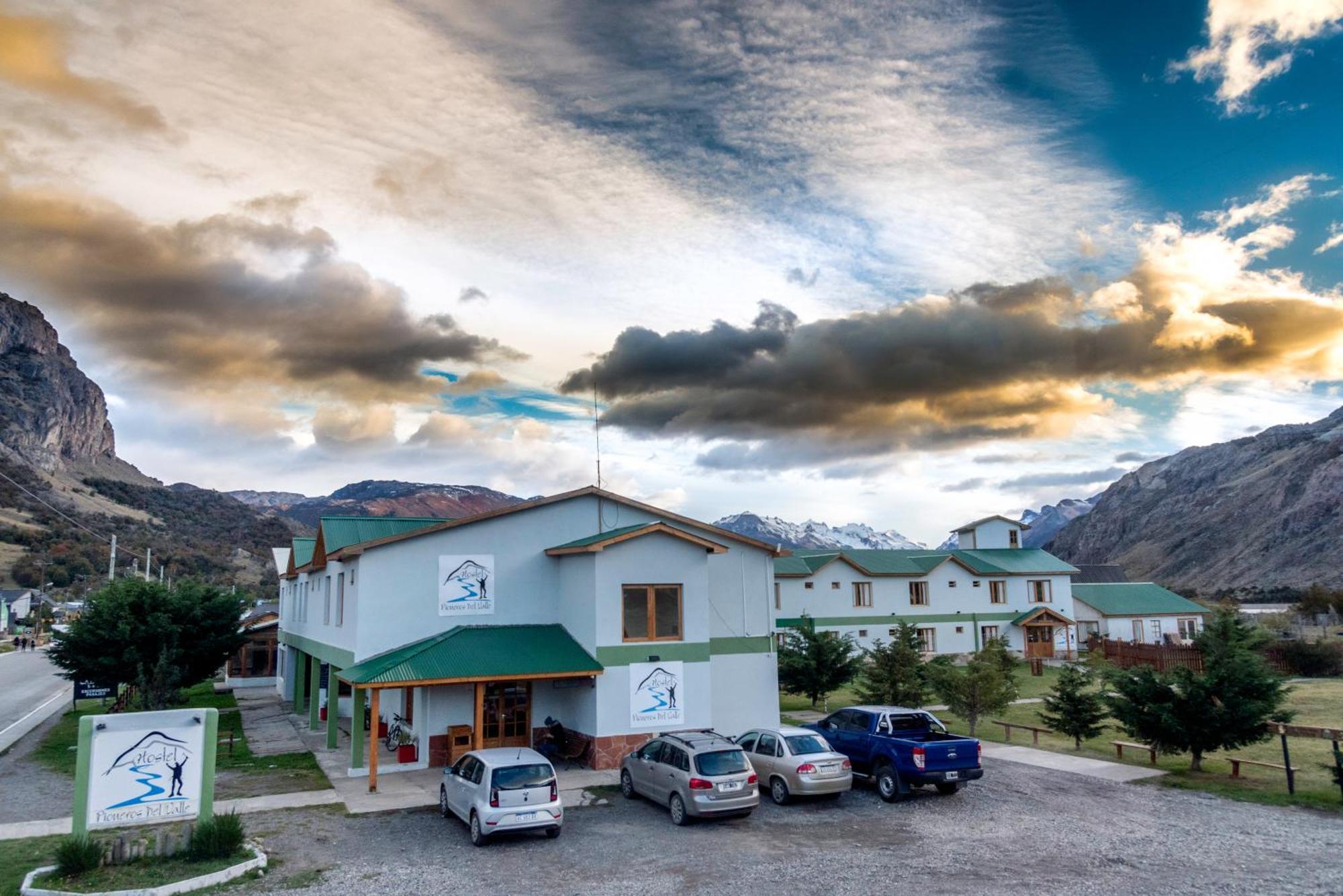 Hostel Pioneros Del Valle Эль-Чальтен Экстерьер фото