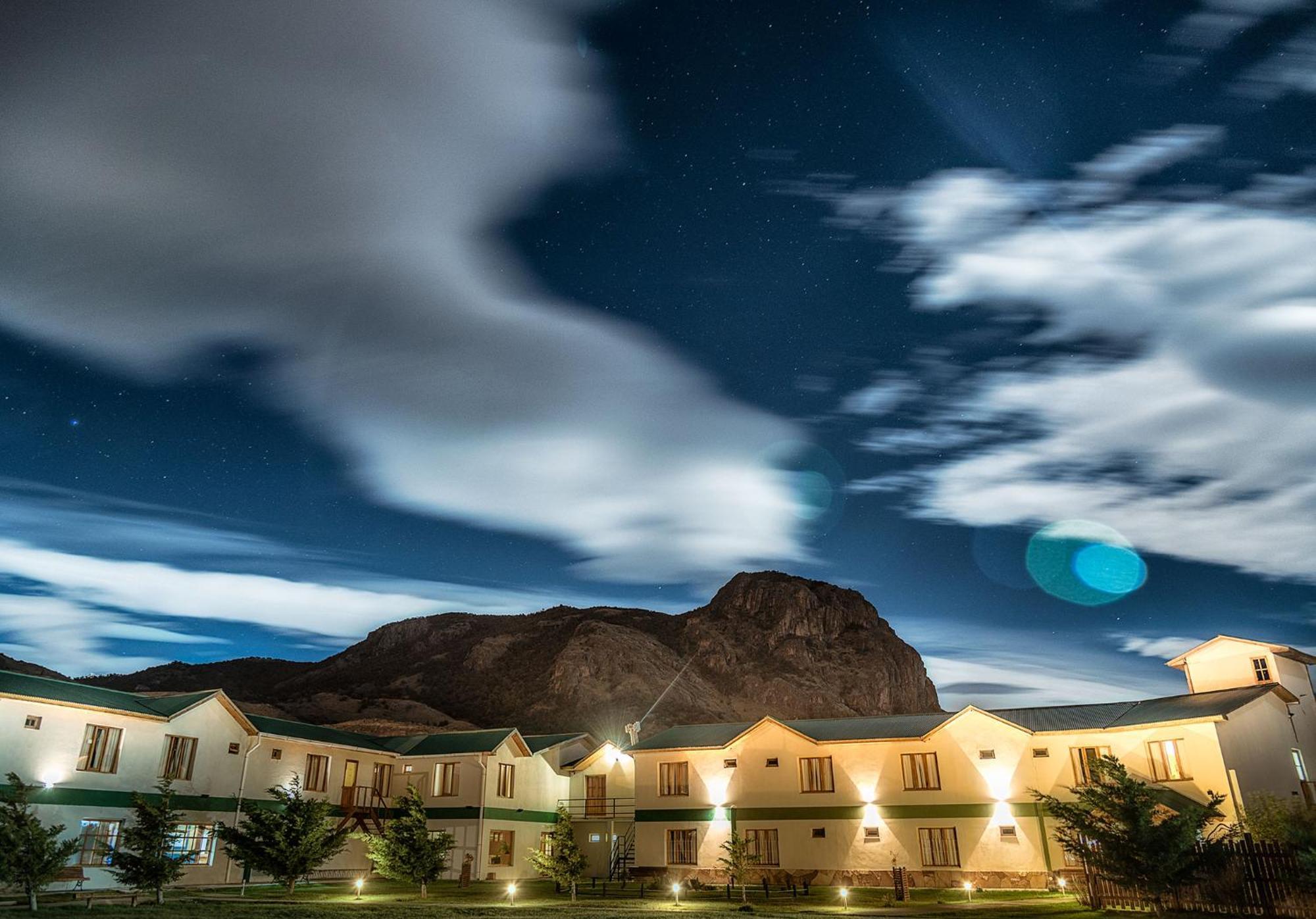 Hostel Pioneros Del Valle Эль-Чальтен Экстерьер фото
