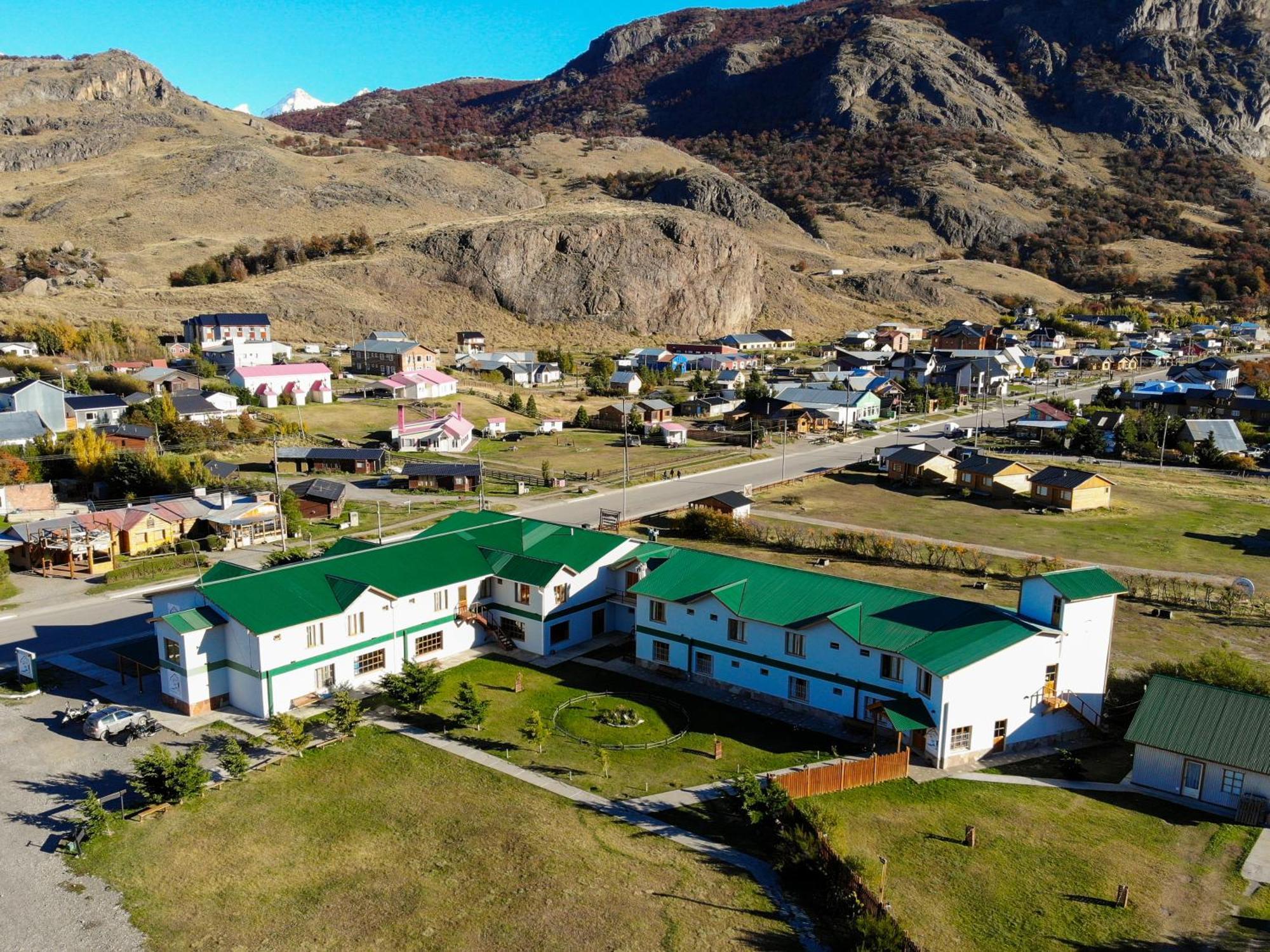 Hostel Pioneros Del Valle Эль-Чальтен Экстерьер фото